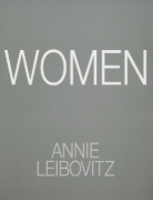 Buchcover und Innenansicht für das Buch: Annie Leibovitz: Women (2025) Slipcased Edition