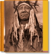 Buchcover und Innenansicht für das Buch: Edward S. Curtis. The North American Indian. The Complete Portfolios