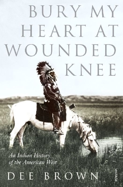 Buchcover und Innenansicht für das Buch: Bury My Heart at Wounded Knee