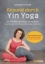 Buchcover und Innenansicht für das Buch: Gesund durch Yin Yoga