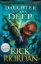 Buchcover und Innenansicht für das Buch: Daughter of the Deep