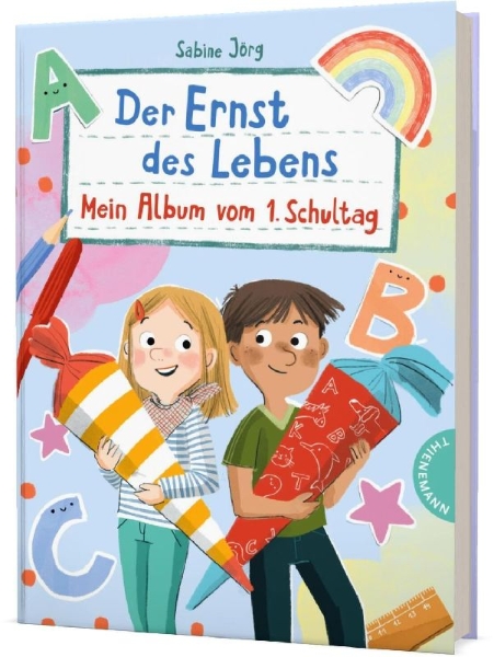 Buchcover und Innenansicht für das Buch: Der Ernst des Lebens: Mein Album vom 1. Schultag