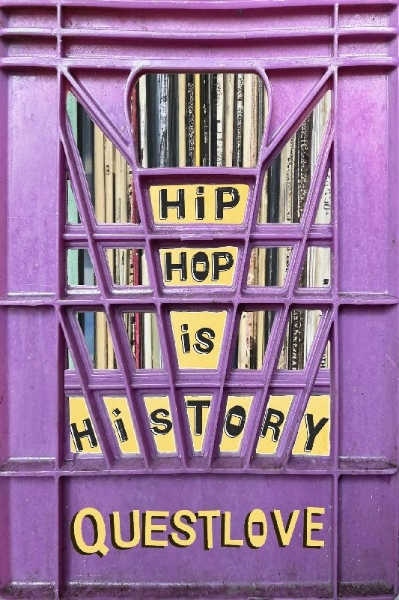 Buchcover und Innenansicht für das Buch: Hip-Hop Is History