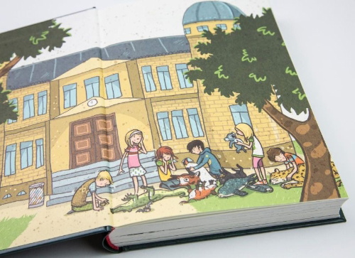 Buchcover und Innenansicht für das Buch: Die Schule der magischen Tiere 09: Versteinert!