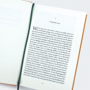 Buchcover und Innenansicht für das Buch: THE TREES WALK IN ALEXANDRIA