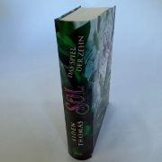 Buchcover und Innenansicht für das Buch: The Sunbearer Trials