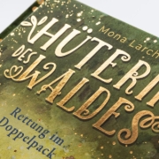 Buchcover und Innenansicht für das Buch: Hüterin des Waldes 5: Rettung im Doppelpack