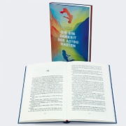 Buchcover und Innenansicht für das Buch: Die Einsamkeit der Astronauten