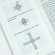 Buchcover und Innenansicht für das Buch: How to Do Nothing with Nobody, All Alone by Yourself