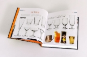 Buchcover und Innenansicht für das Buch: Cocktails - Neuausgabe