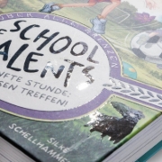 Buchcover und Innenansicht für das Buch: School of Talents 5: Fünfte Stunde: Klassen treffen!
