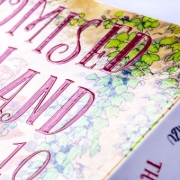 Buchcover und Innenansicht für das Buch: Yakusoku no Neverland