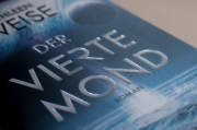 Buchcover und Innenansicht für das Buch: Der vierte Mond