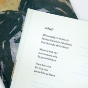 Buchcover und Innenansicht für das Buch: Bitte schick mir eine Droge
