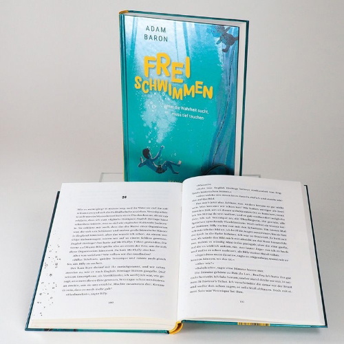 Buchcover und Innenansicht für das Buch: BOY UNDERWATER