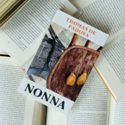 Buchcover und Innenansicht für das Buch: Nonna