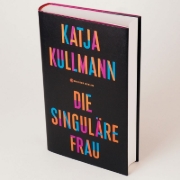 Buchcover und Innenansicht für das Buch: Die Singuläre Frau