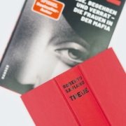 Buchcover und Innenansicht für das Buch: Noi due ci apparteniamo. Sesso, amore, violenza, tradimento nella vita dei boss