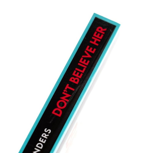 Buchcover und Innenansicht für das Buch: Don't Believe Her