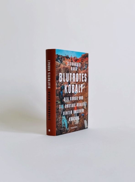 Buchcover und Innenansicht für das Buch: Cobalt Red