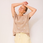 Buchcover und Innenansicht für das Buch: Aus 1 mach viele. Raglan-Shirts stricken