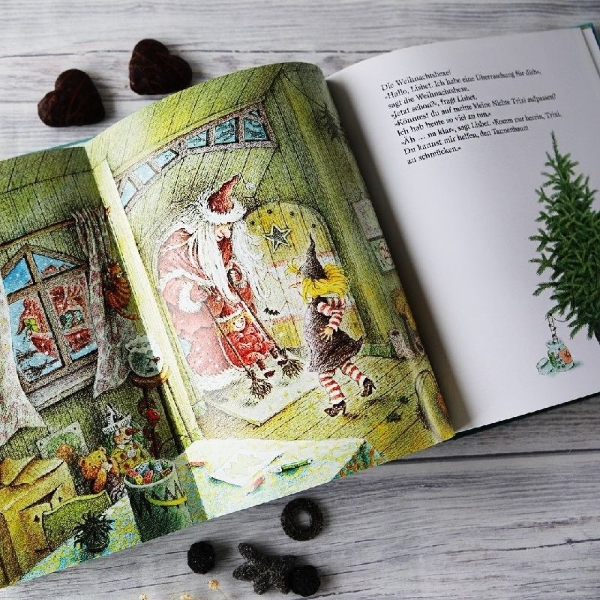 Buchcover und Innenansicht für das Buch: Das große Buch der kleinen Hexe