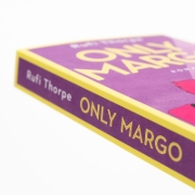Buchcover und Innenansicht für das Buch: Margo's Got Money Troubles