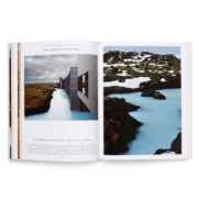 Buchcover und Innenansicht für das Buch: The Nature of Swimming