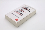 Buchcover und Innenansicht für das Buch: Girl in Pieces