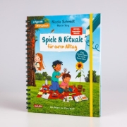 Buchcover und Innenansicht für das Buch: Spiele & Rituale für euren Alltag