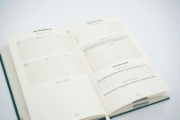 Buchcover und Innenansicht für das Buch: Das 6-Minuten-Tagebuch pur (madeira)