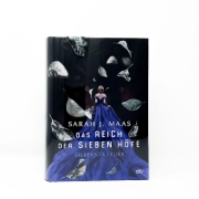Buchcover und Innenansicht für das Buch: A Court of Silver Flames