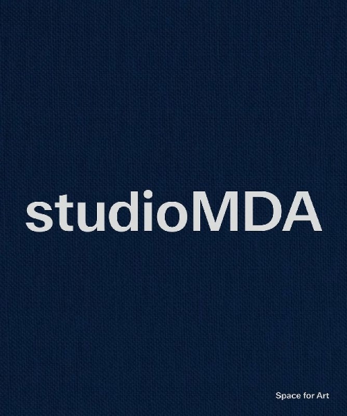 Buchcover und Innenansicht für das Buch: studioMDA