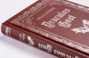 Buchcover und Innenansicht für das Buch: Draculas Gast. Ein Schauerroman mit dem ursprünglich 1. Kapitel von "Dracula"