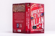 Buchcover und Innenansicht für das Buch: Apprentice to the Villain