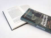 Buchcover und Innenansicht für das Buch: Verstrickte Philosophie. Heidegger und der Nationalsozialismus