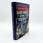 Buchcover und Innenansicht für das Buch: Last Night at the Telegraph Club