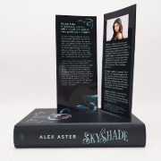 Buchcover und Innenansicht für das Buch: Skyshade