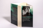 Buchcover und Innenansicht für das Buch: The Housekeeper