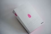 Buchcover und Innenansicht für das Buch: The One