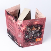 Buchcover und Innenansicht für das Buch: Royals of Midnight. Rabenfluch (Royal Shadows 2)