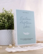 Buchcover und Innenansicht für das Buch: Tired of Being Tired