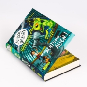 Buchcover und Innenansicht für das Buch: School of Talents Mission 1: Achtung, Alien!