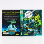 Buchcover und Innenansicht für das Buch: School of Talents Mission 1: Achtung, Alien!