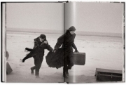 Buchcover und Innenansicht für das Buch: Peter Lindbergh. Azzedine Alaïa