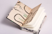 Buchcover und Innenansicht für das Buch: Ghost Tree