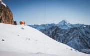Buchcover und Innenansicht für das Buch: Alpine Zufluchten