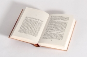 Buchcover und Innenansicht für das Buch: More