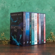 Buchcover und Innenansicht für das Buch: Shatter Me X9 Book Set
