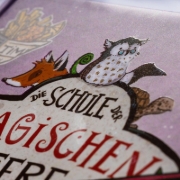 Buchcover und Innenansicht für das Buch: Die Schule der magischen Tiere. Endlich Ferien 8: Franka und Cooper